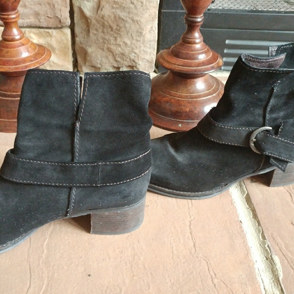 Black suede Biviel short boots